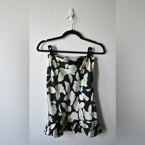 [SOLD] Tuleh Silk Floral Skirt - Picture 4 of 10